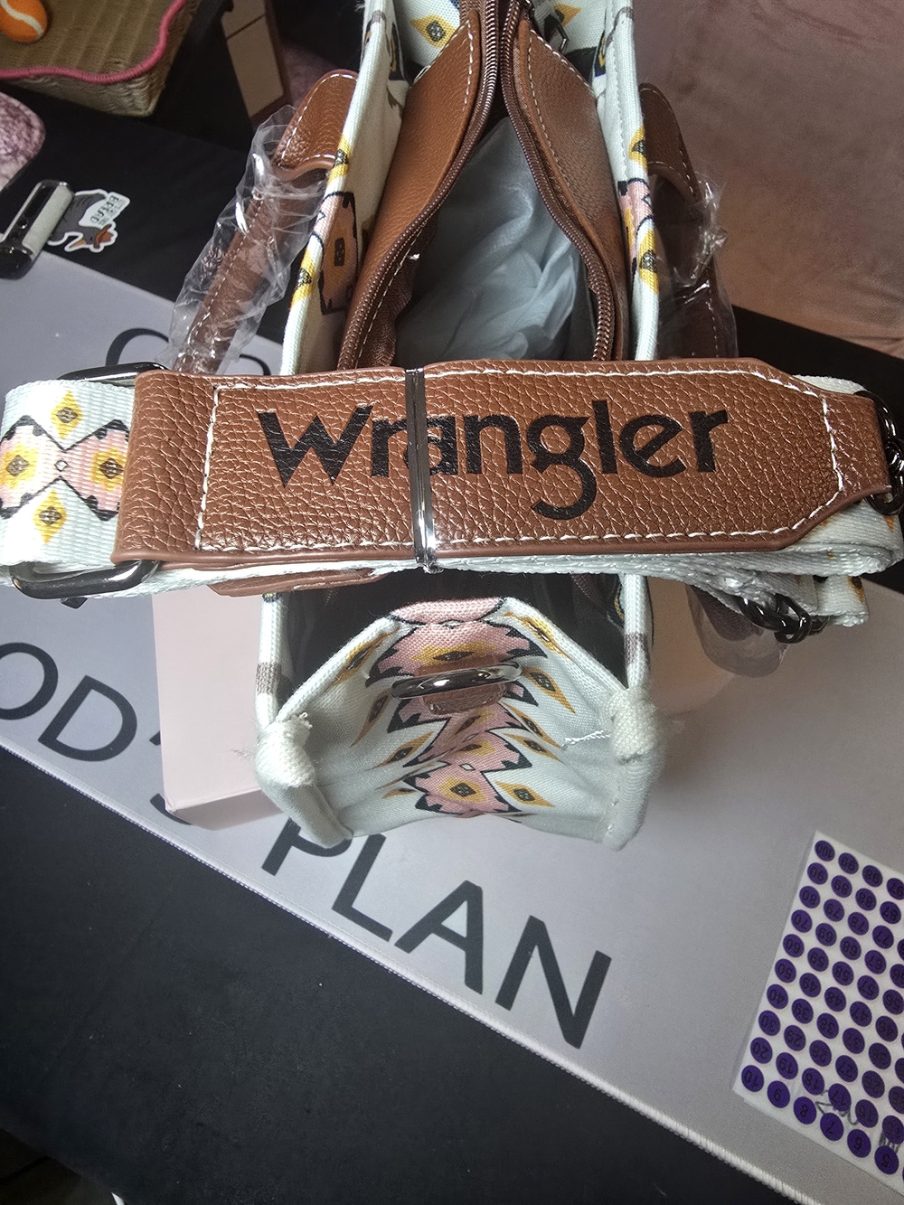 Wrangler Women's Cream & Brown Embroidered Tote Bag & Jewlery - Picture 5 of 6